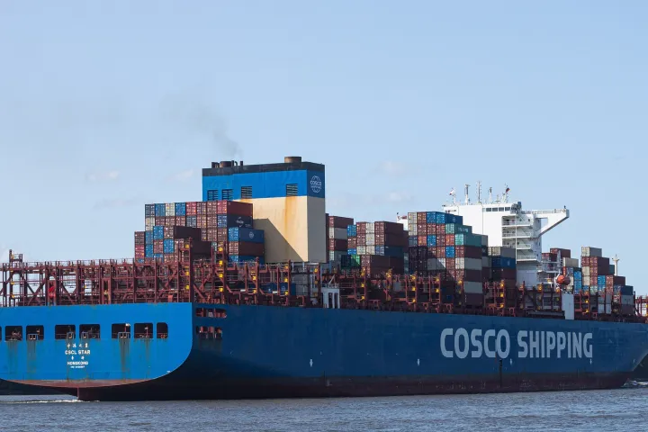 中国船进港，先交150万美金！