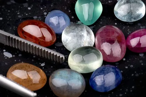 宝石采购闭环管理：如何实现从“买到”到“买对”的跨越？