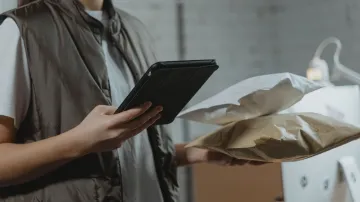 海外消费者收到货以后，跨境卖家的品牌服务就结束了吗？