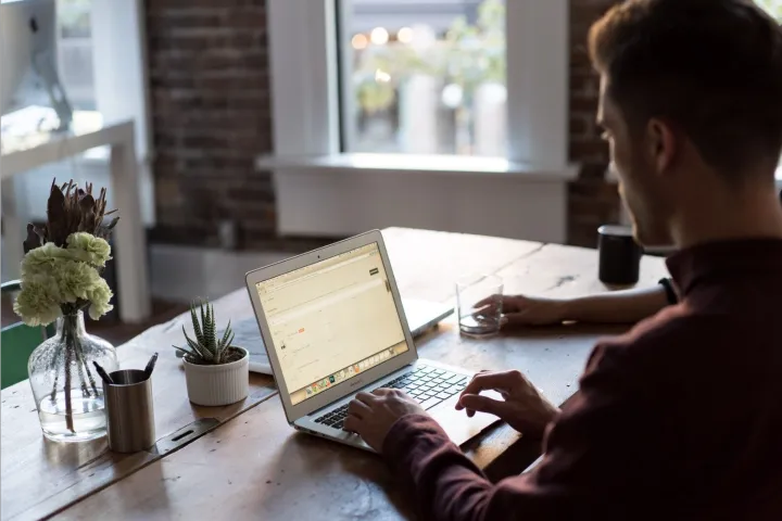 流量主权觉醒：独立站如何重划品牌出海权力边界？