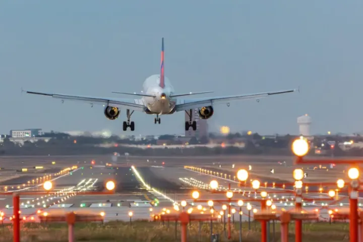 美国物流格局生变;菜鸟部署海外机器人仓储网络;速卖通将推出“海外托管卖光计划”