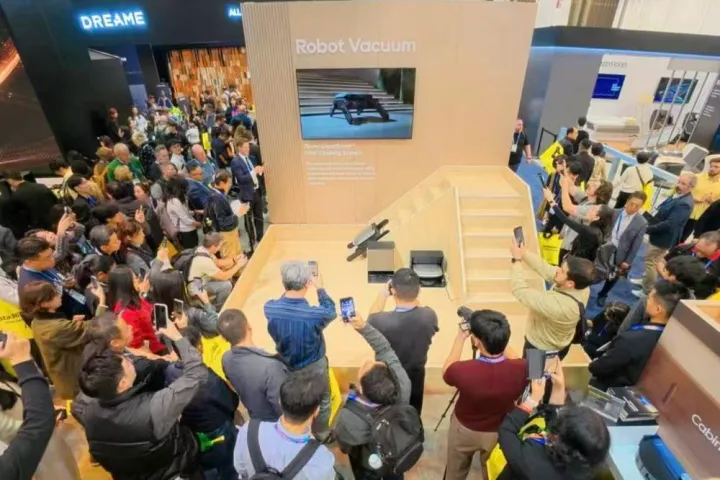 爬楼机惊艳CES，追觅闯出全球化新高度