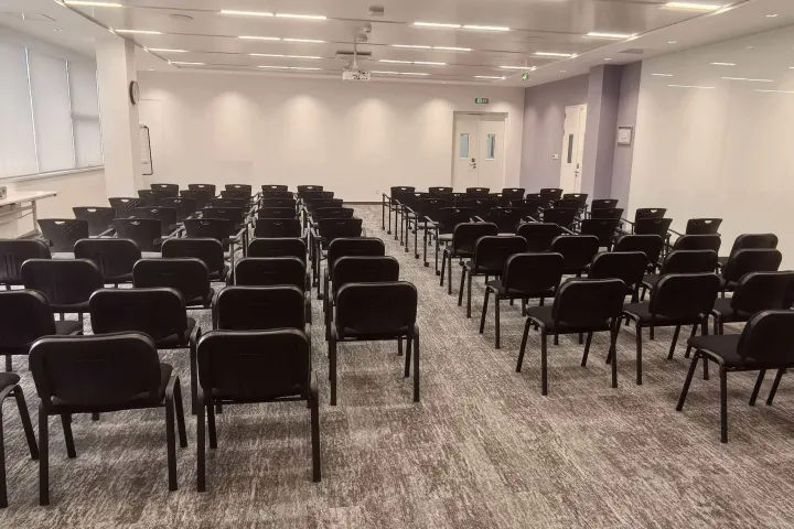 從交付到售后，上?；顒?dòng)桌椅租賃“服務(wù)力”TOP榜