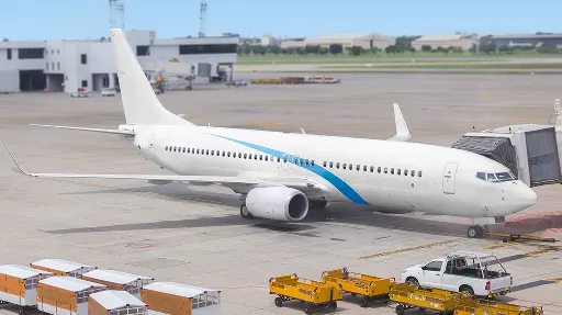 时效决胜跨境!百运网美国空派|近交速提+尾程速签，解锁美国物流新速度