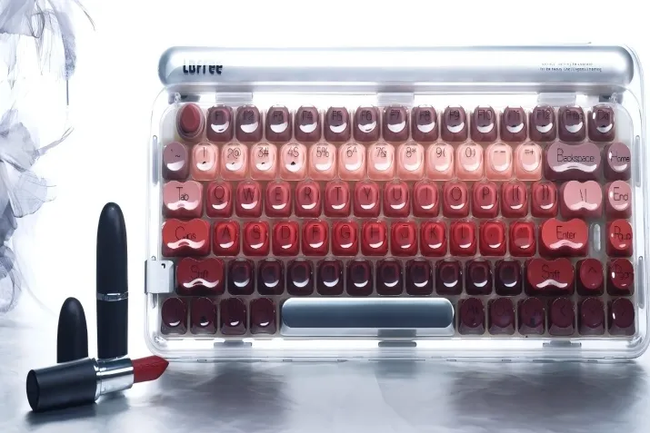 机械键盘联名MAC？我们聊了聊设计师的月亮和六便士