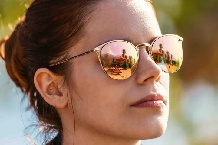 2025年太阳眼镜出海怎么建站？10大主流平台对比优劣全解析