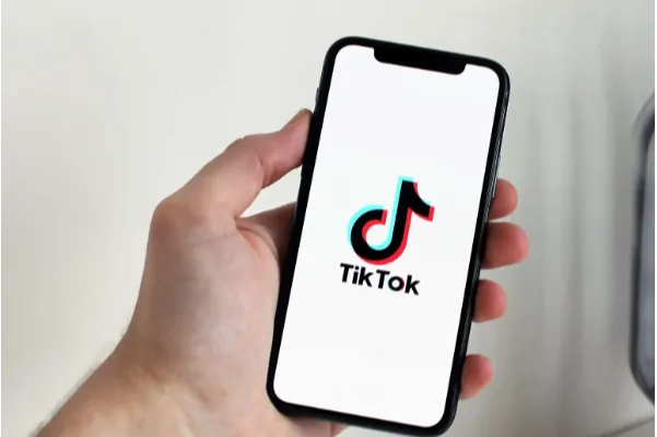 TikTok首度揭秘算法逻辑：跨境电商如何借势“流量密码”？  