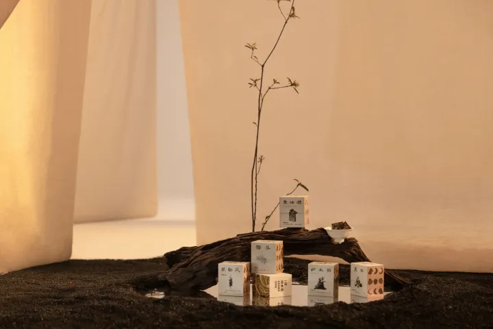 从风口少年到慢行业旗手，对话一念草木中夏正：四年做茶品牌教会了我什么？