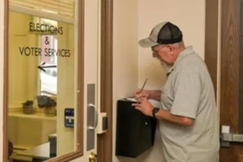 美国邮政停收中国包裹+关税暴增！跨境电商卖家如何绝地求生？美境通海外仓破解“双重绞杀”