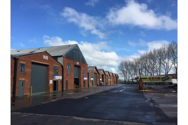 TikTok Shop开放英国跨境自运营卖家入驻，海外仓企业的系统应对策略