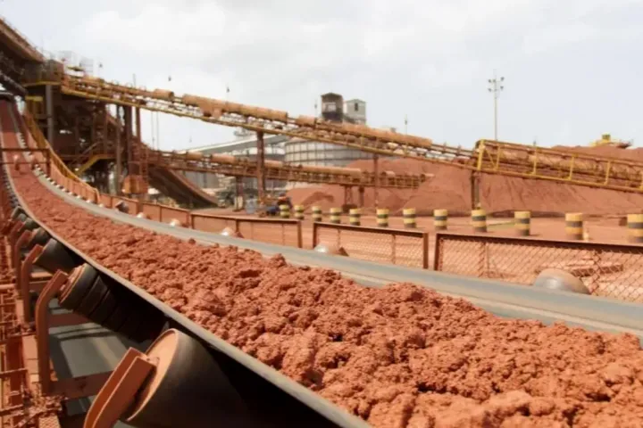 幾內(nèi)亞西芒杜項目首船啟航在即！中國或迎“重塑鐵礦格局”關鍵時刻