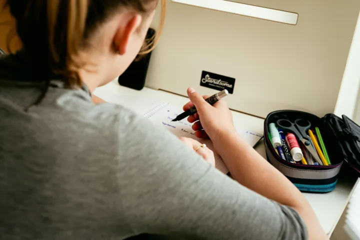 2025独立站低成本冷启动全指南：从建站到流量获取的7天实战策略