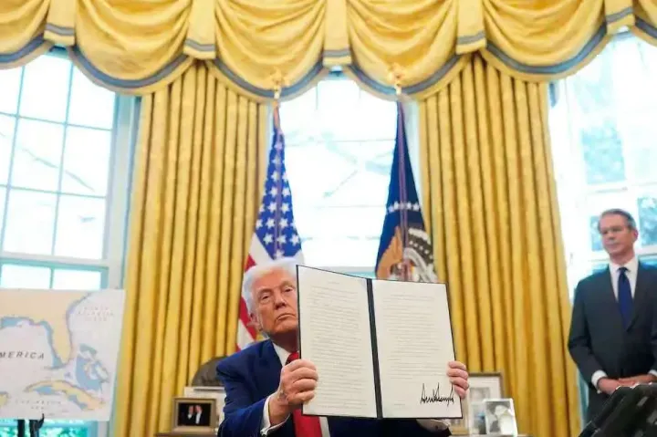 突发！美国官宣：中国船舶停靠其港口，从每吨50美元起征，收费 “大棒” 落下！