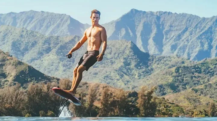 海外高净值人群种草指南：深度解析LIFT FOILS “水上飞行美学”的内容打法