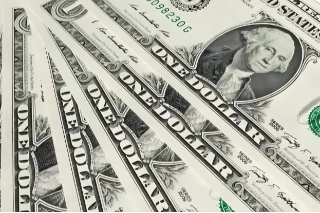 100美元兑泰铢汇率是多少？