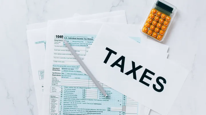 一怒之下，10%关税！