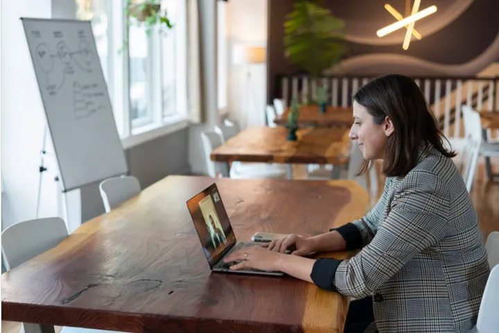 搭建多语言网站的公司有哪些？优劣势与适用场景分析