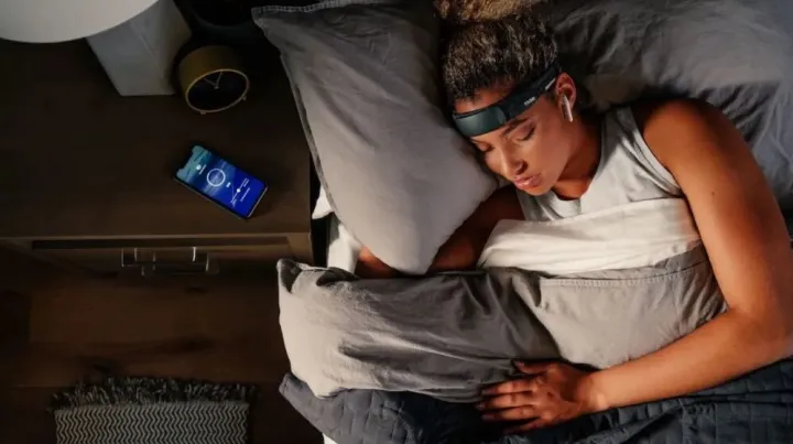 脑电波头带狂揽350万美元？AI助眠赛道的新蓝海来了！