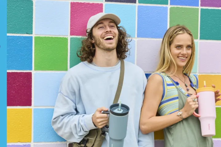 海外保温杯品牌分析：逆袭Stanley登顶全美销冠！靠多巴胺配色火出圈