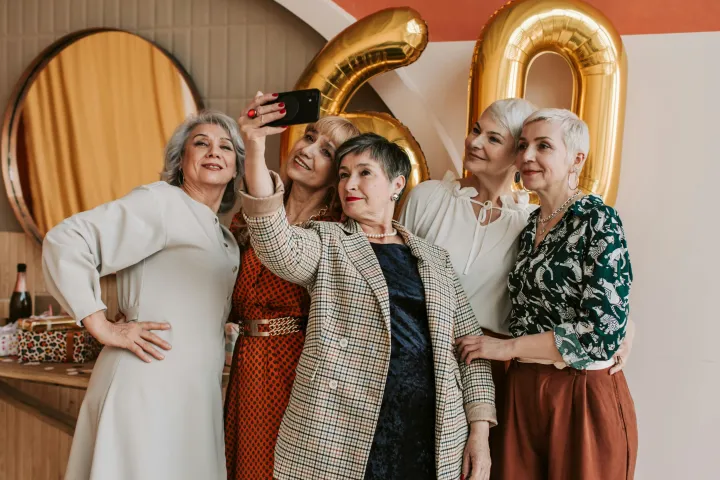 年赚1400万美金，更年期并不小众