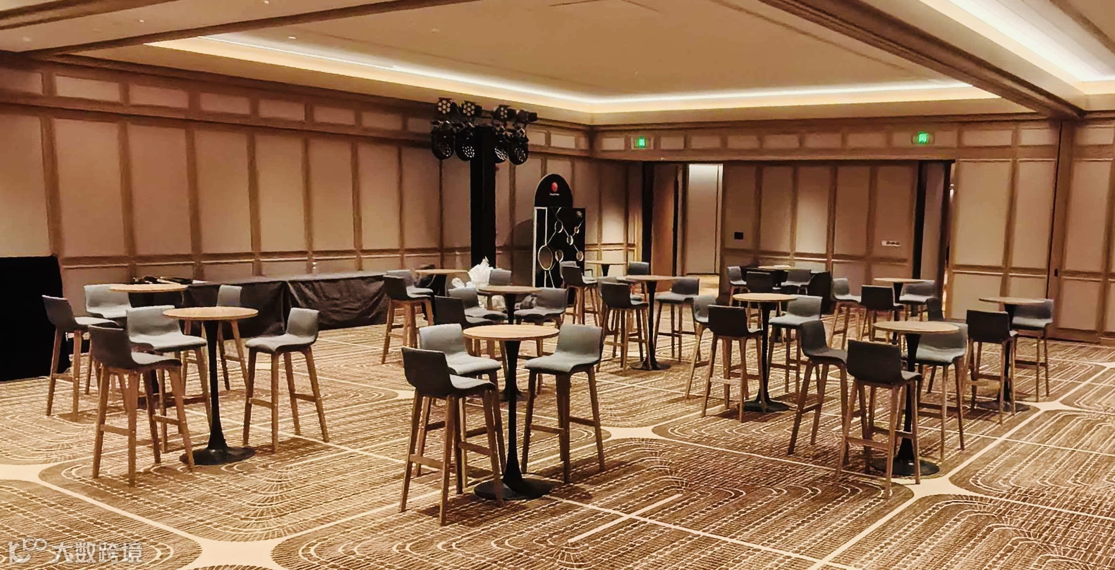 照着找！上海高端桌椅租赁“靠谱公司”直接抄！