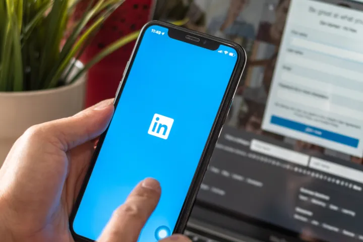 LinkedIn广告出价策略优化