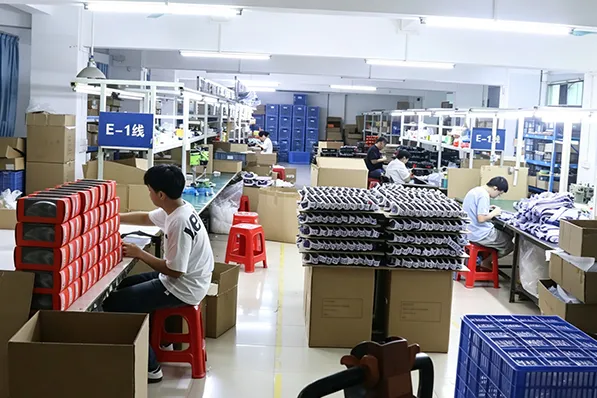 靠谱骑行眼镜贴牌厂家，广州凯越大小单均可承接