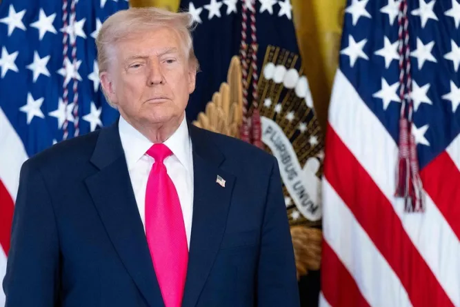 突发！特朗普宣布征收25%关税，立刻生效！