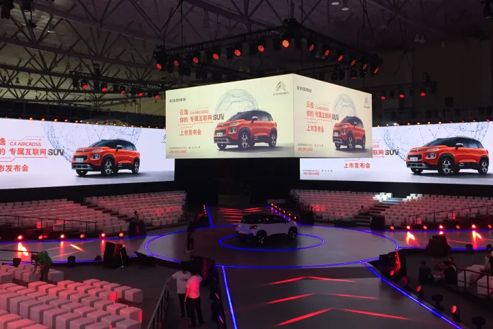 上海活动家具租赁，如何快速找到桌椅沙发全配齐的那家？