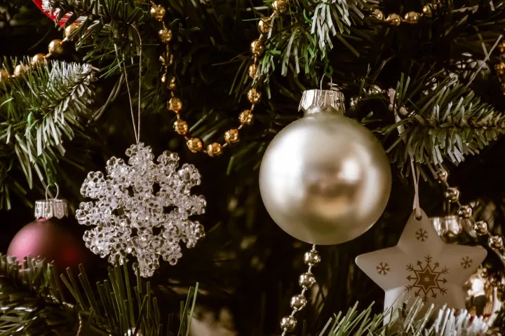 圣诞Facebook营销素材SEO指南：关键词、视觉与投放节奏的全链路打法