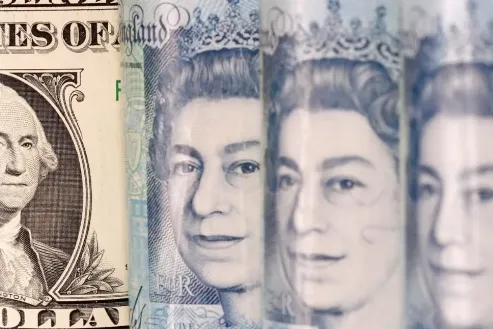 700美元兑英镑的汇率是多少?