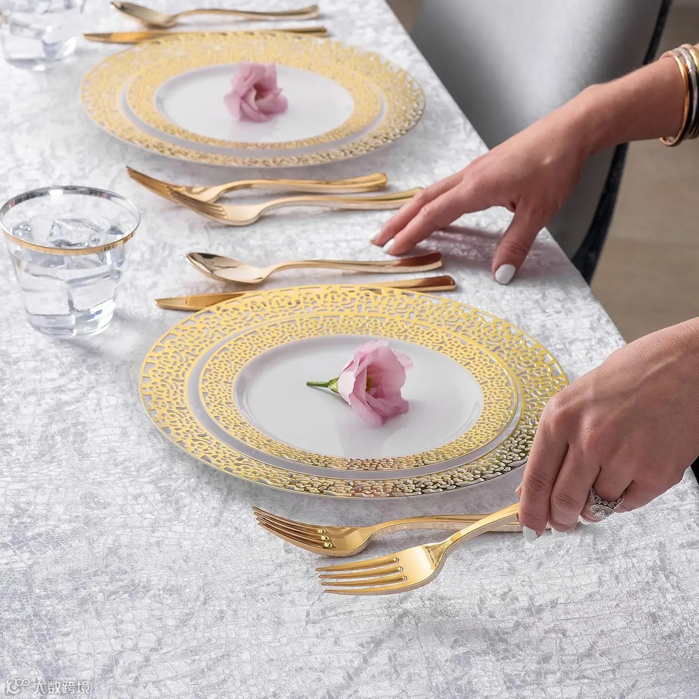 餐具出海选品营销必读：创立7个月斩获$240万投资的成功之道