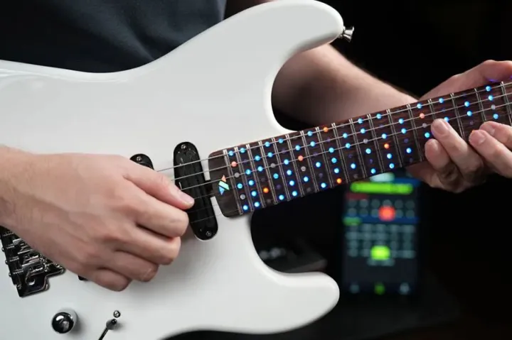 自动挡吉他？乐器新秀首次众筹斩获66万美金