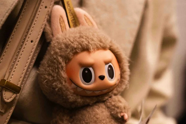 跨境热点：LABUBU爆火全球，它是怎么撬动全球玩家的钱包的？