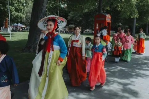 读懂韩国节假日的“情”与“礼”：跨境电商本地化营销的关键