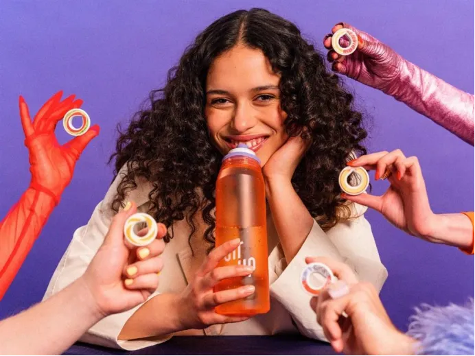 4年狂卖8个亿！女大学生打造爆款水杯热销多国