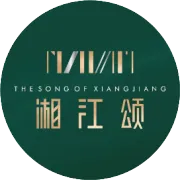 巡游，在一条流光溢彩的河流上