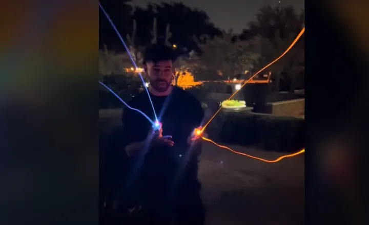 发光玩具出海商机涌现，上亿次关注，轻松“拿捏”老外好奇心