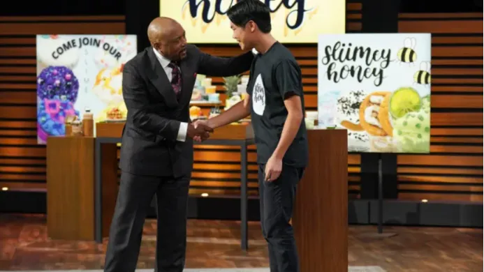 热点趋势|TikTok上卖爆款史莱姆，17岁华人小伙赚百万美金考入名校