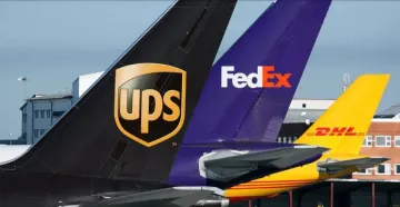 电商降温、需求疲软：解析UPS和FedEx动荡的2023年