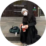 你以为她很爱你？