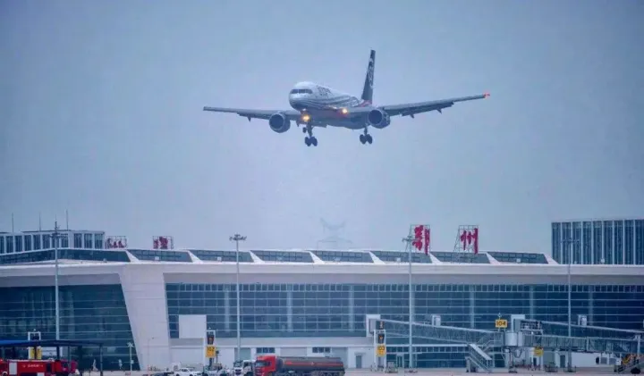 争相打造“中国孟菲斯”，世界级航空枢纽建设开启追逐战