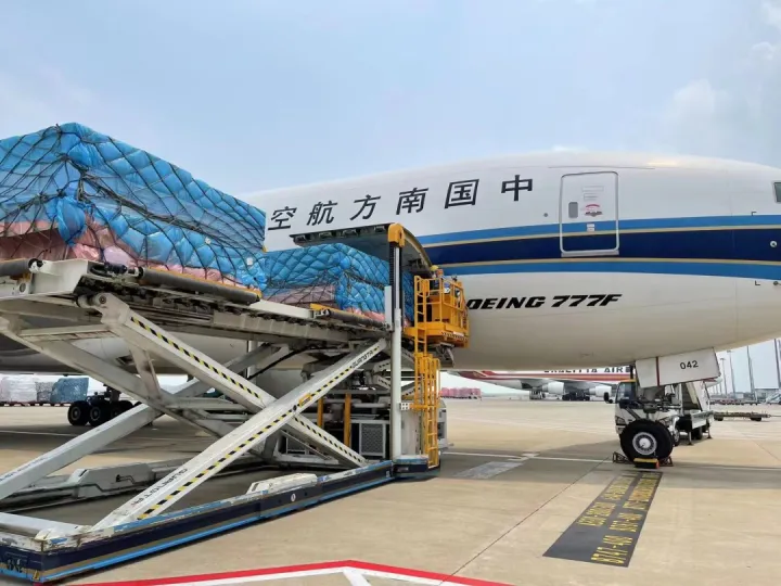 南航物流开通新的货运航线；Temu进入中东