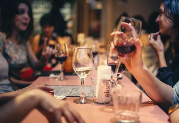 至少在TikTok上赚了300万美元，NightCap成功走红的秘诀