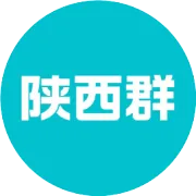 1983年，24岁的倪萍简直美出天际。忙完工作坐在吧台上休息的她，被摄影师抓拍，留下珍贵瞬间。