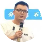 从电商到AI：我用十年时间，拼出了一套"内强外拓"的老板增长方法论