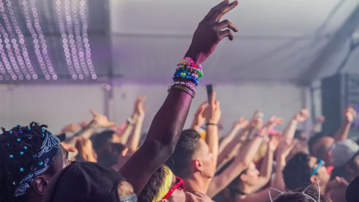 线上演唱会，凉了