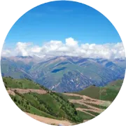 在皮划艇越野赛中，亚历山大·科罗博夫摘得银牌，叶卡捷琳娜·塔兰采娃收获铜牌。